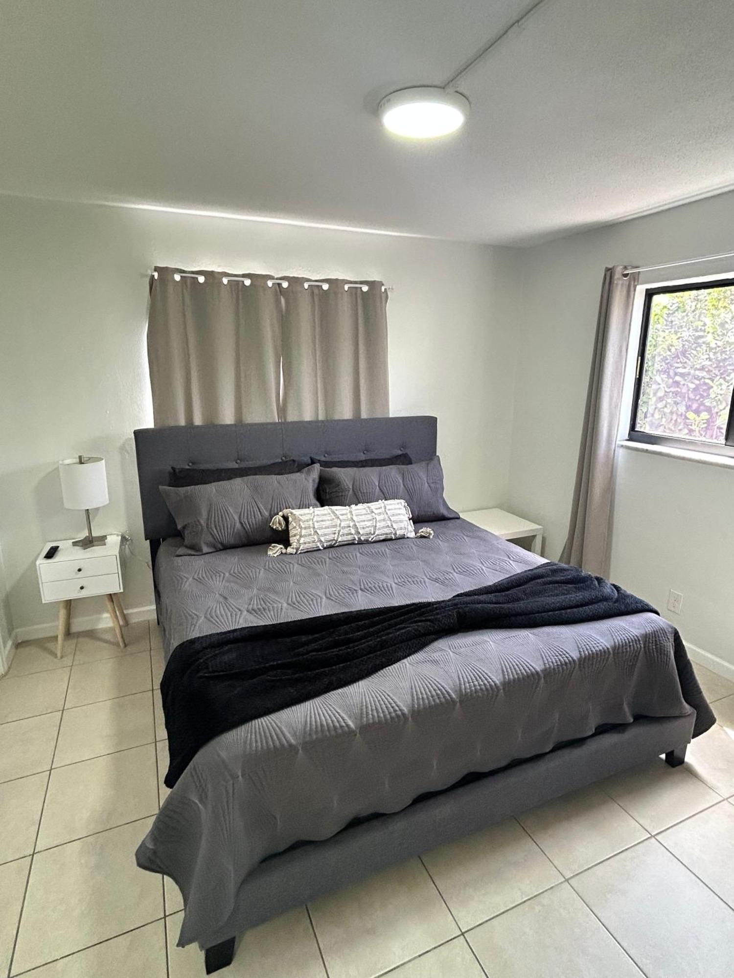 Apartment In Hollywood Close To Shops & Beach 110 Экстерьер фото